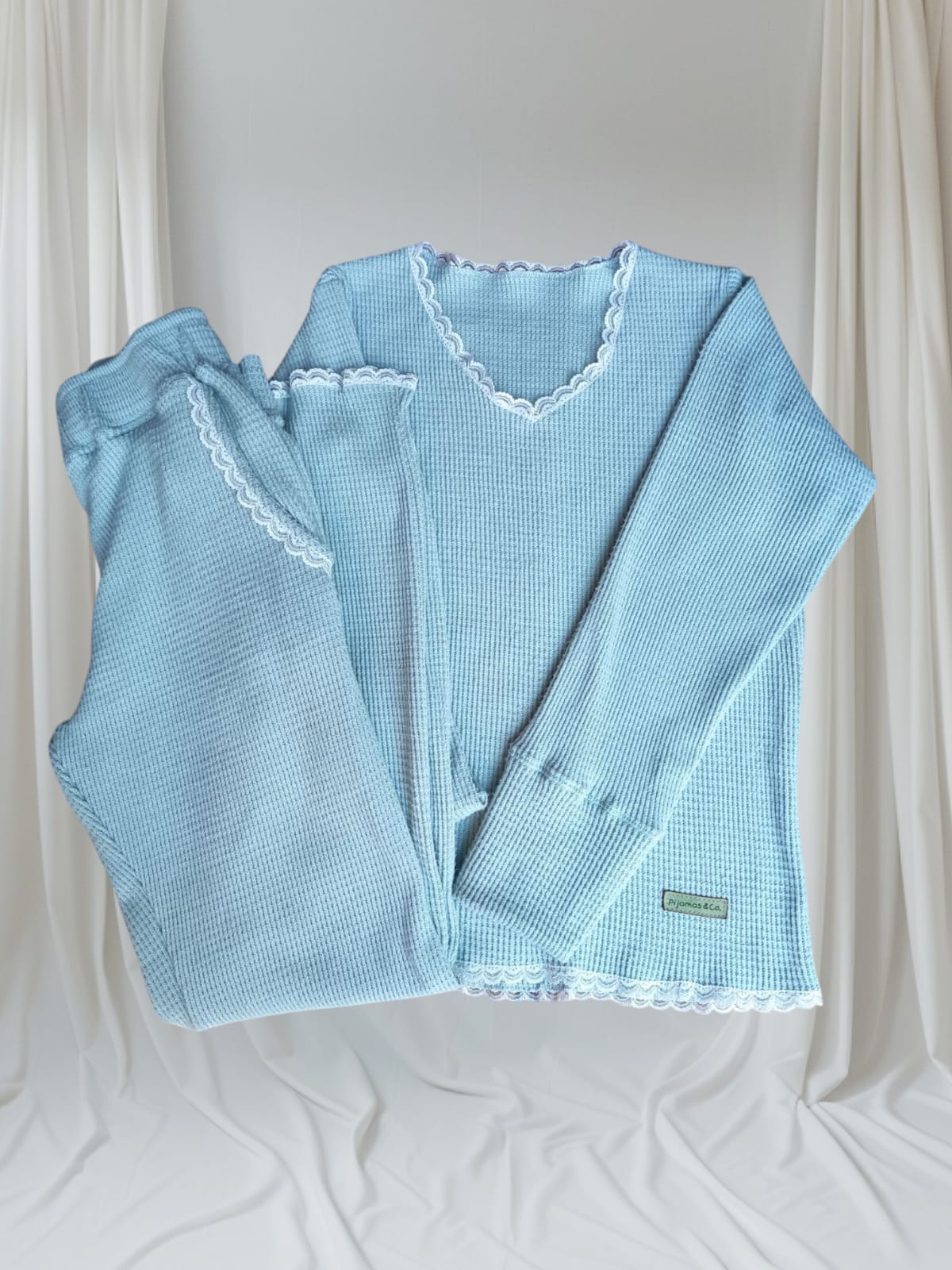 PIJAMA MUJER! CHENILLE COLOR CRUDO