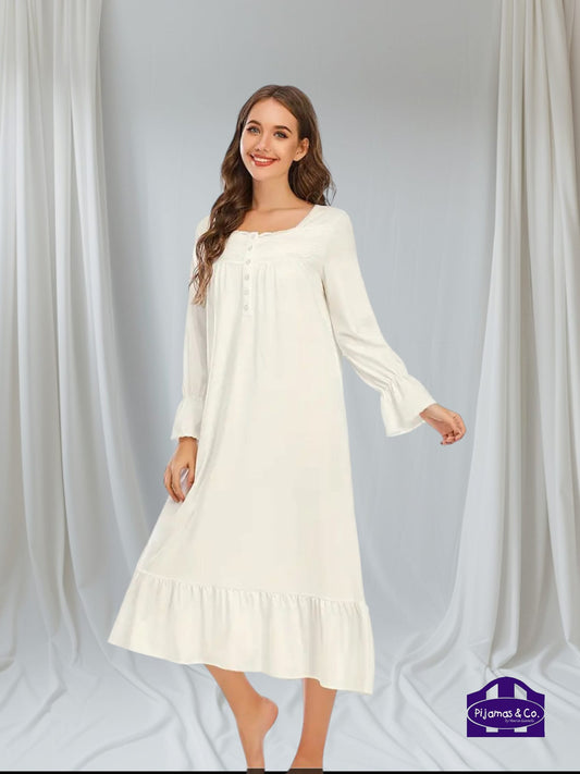 CAMISÓN BLANCO CON PUNTILLAS.